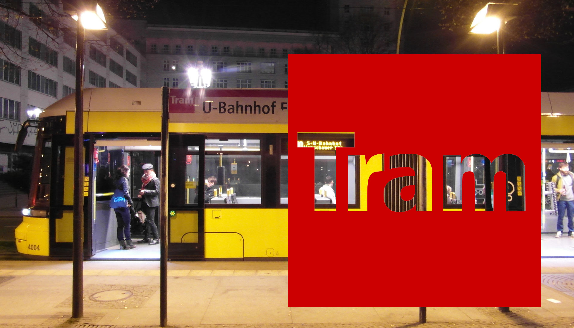 Berliner Straßenbahn an Haltestelle